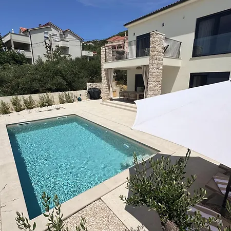 2026 Brand New - Orkula Rab With Heated Pool, Gym & Sea View * Rab Town