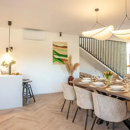 2026 Brand New - Orkula Rab With Heated Pool, Gym & Sea View Vilă