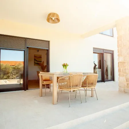 2026 Brand New - Orkula Rab With Heated Pool, Gym & Sea View Rab Town